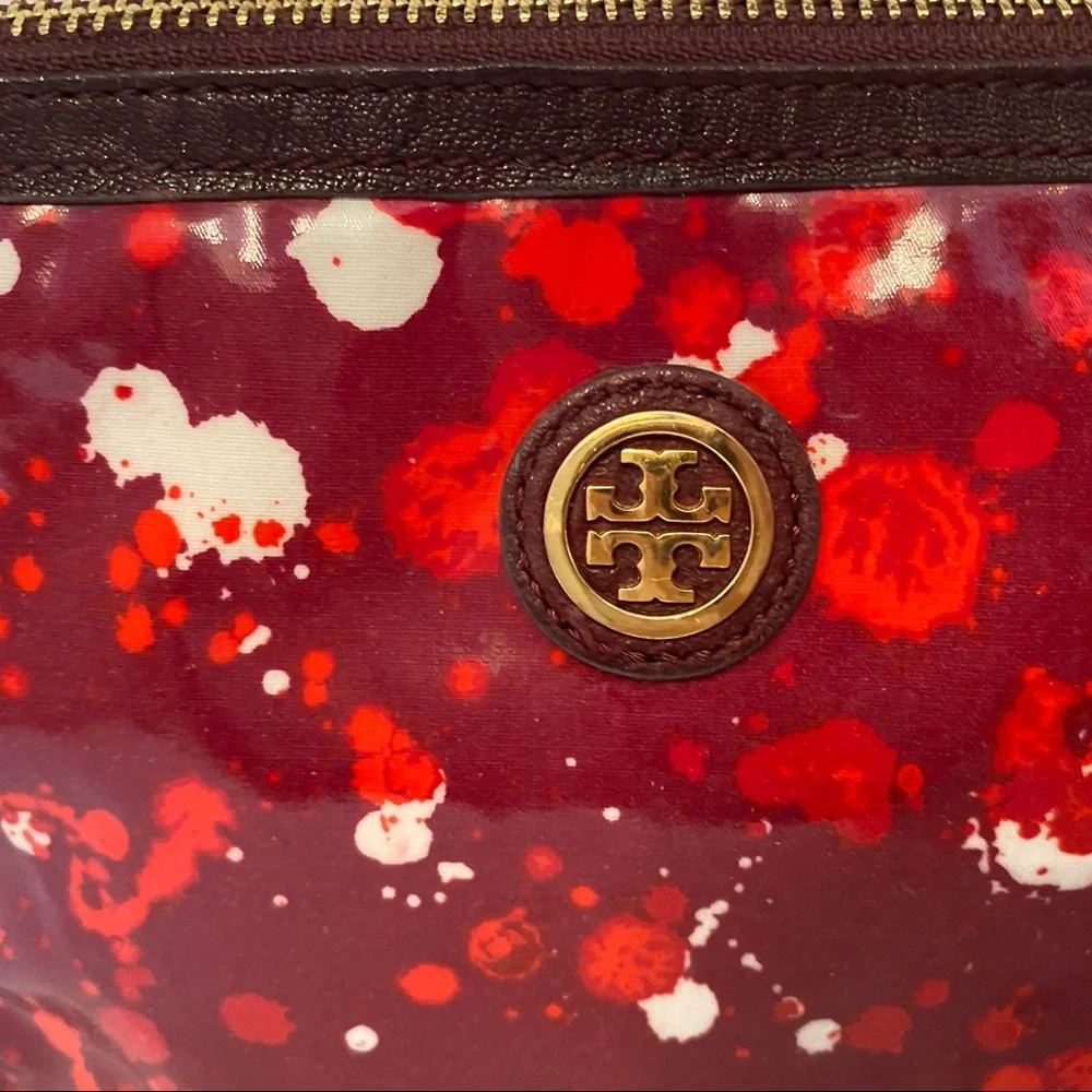 TORY BURCH BAG COSMETIC RED WHITE PRINT ZIP TOP MAKEUP SIGNATURE T TAC MEDALLION